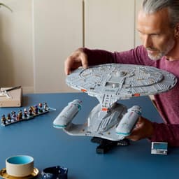LEGO® Icons Star Trek: U.S.S. Enterprise NCC-1701-D™ 10356