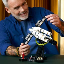 LEGO® Icons Project Hail Mary 11389