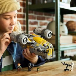 LEGO® Star Wars: The Mandalorian and Grogu™ The Razor Crest™ 75447