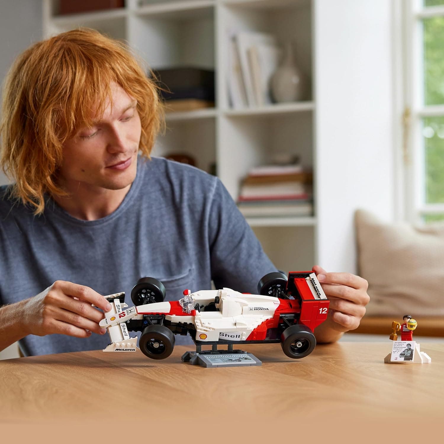 LEGO Icons McLaren MP4/4 & Ayrton Senna 10330