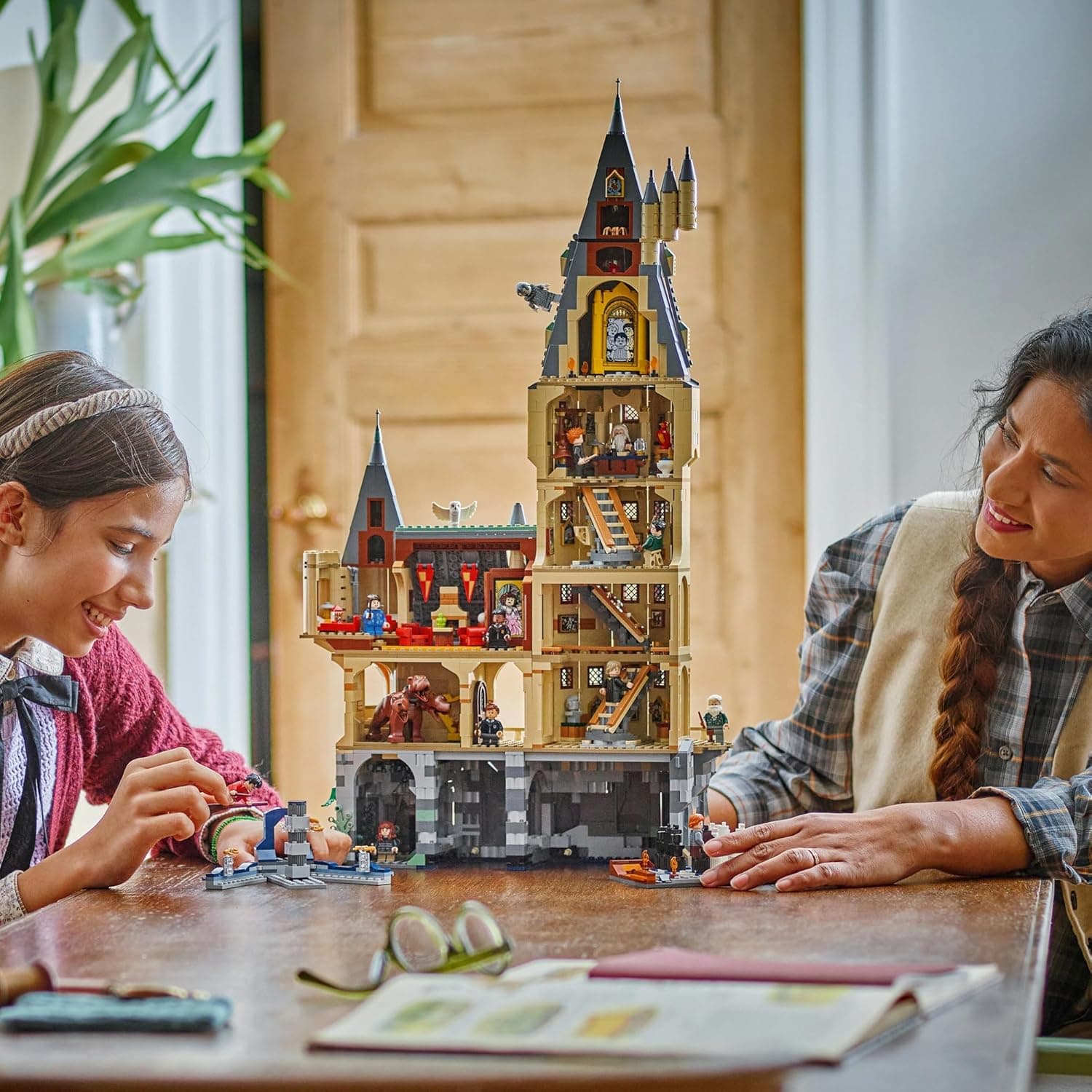 LEGO® Harry Potter™ Hogwarts™ Castle: The Main Tower 76454